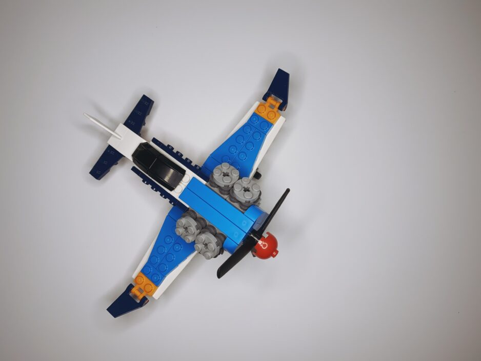 lego-classic-propeller-plane-31099-timelapse-speed-build